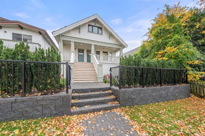 Photo 2 at 2528 Mcgill Street, Hastings Sunrise, Vancouver East