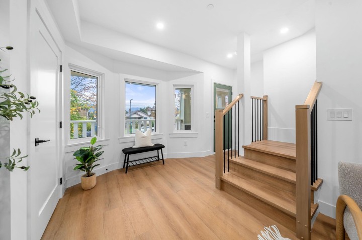 Photo 6 at 2528 Mcgill Street, Hastings Sunrise, Vancouver East