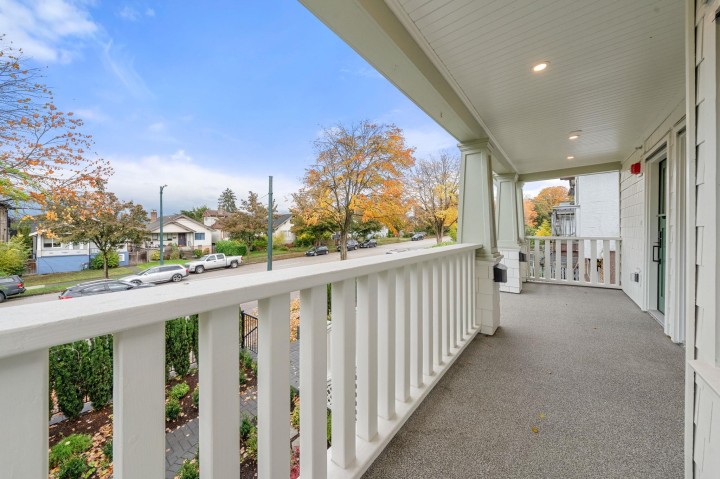 Photo 4 at 2528 Mcgill Street, Hastings Sunrise, Vancouver East
