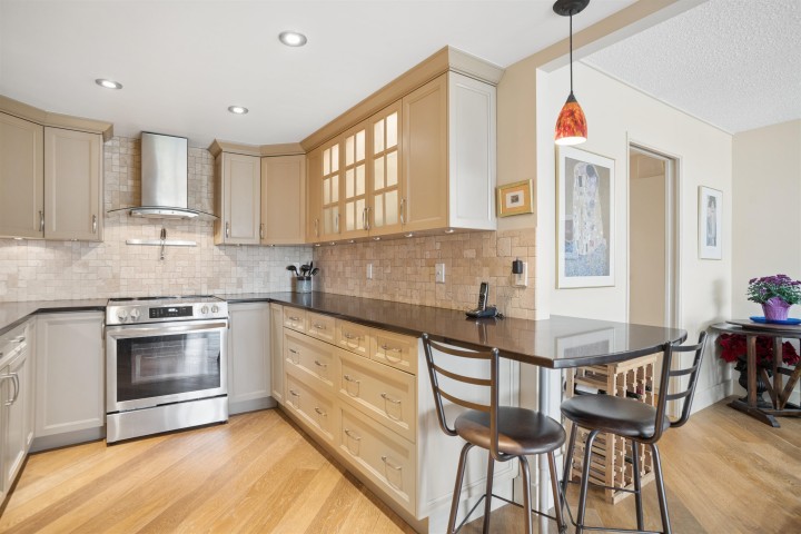 Photo 17 at 602 - 1490 Pennyfarthing Drive, False Creek, Vancouver West