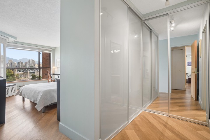 Photo 22 at 602 - 1490 Pennyfarthing Drive, False Creek, Vancouver West