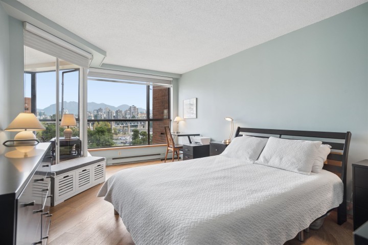 Photo 19 at 602 - 1490 Pennyfarthing Drive, False Creek, Vancouver West