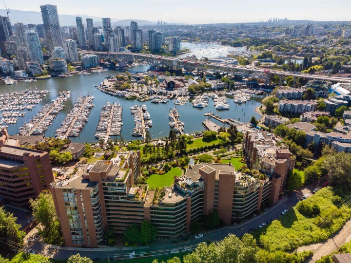 Photo 35 at 602 - 1490 Pennyfarthing Drive, False Creek, Vancouver West