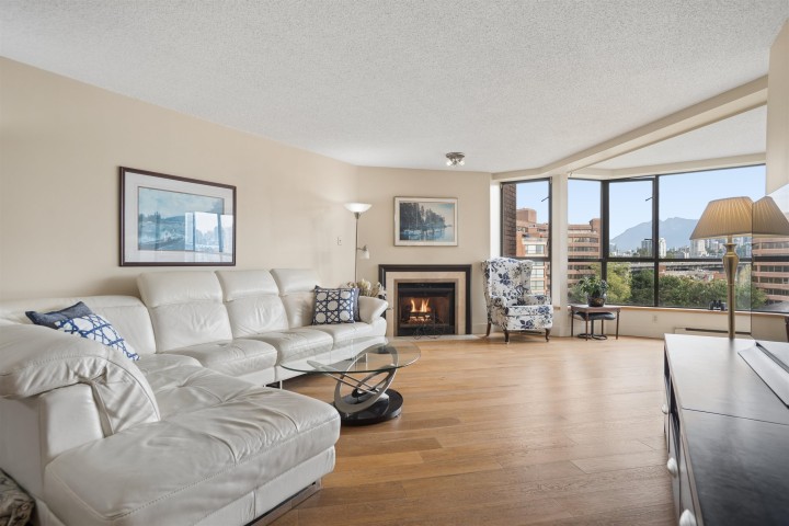 Photo 8 at 602 - 1490 Pennyfarthing Drive, False Creek, Vancouver West