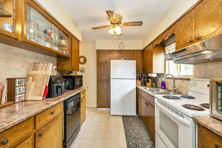 Photo 6 at 3350 E 8 Avenue, Renfrew VE, Vancouver East