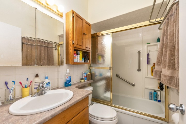 Photo 13 at 3350 E 8 Avenue, Renfrew VE, Vancouver East