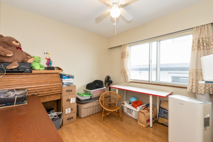 Photo 12 at 3350 E 8 Avenue, Renfrew VE, Vancouver East