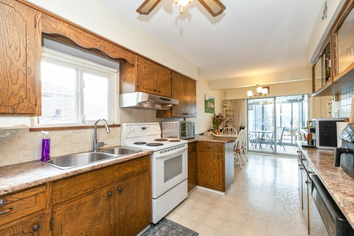 Photo 5 at 3350 E 8 Avenue, Renfrew VE, Vancouver East
