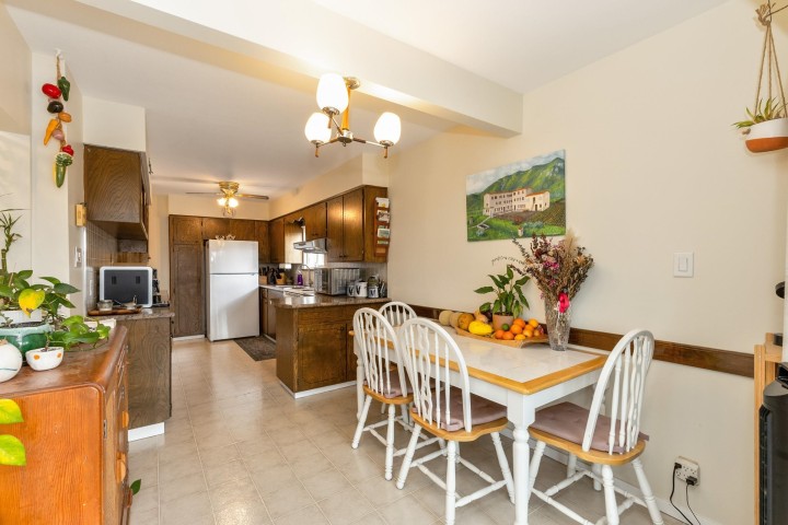 Photo 9 at 3350 E 8 Avenue, Renfrew VE, Vancouver East