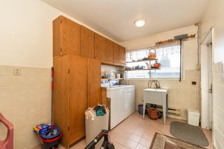 Photo 24 at 3350 E 8 Avenue, Renfrew VE, Vancouver East