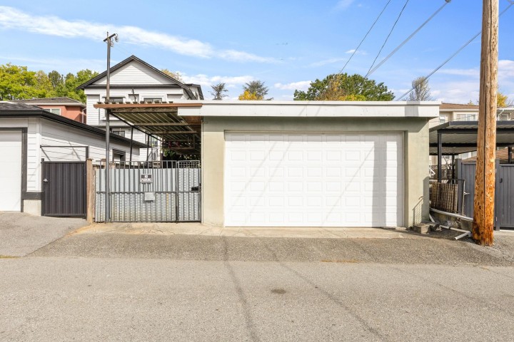 Photo 30 at 3350 E 8 Avenue, Renfrew VE, Vancouver East