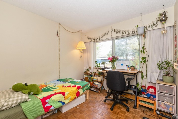 Photo 11 at 3350 E 8 Avenue, Renfrew VE, Vancouver East