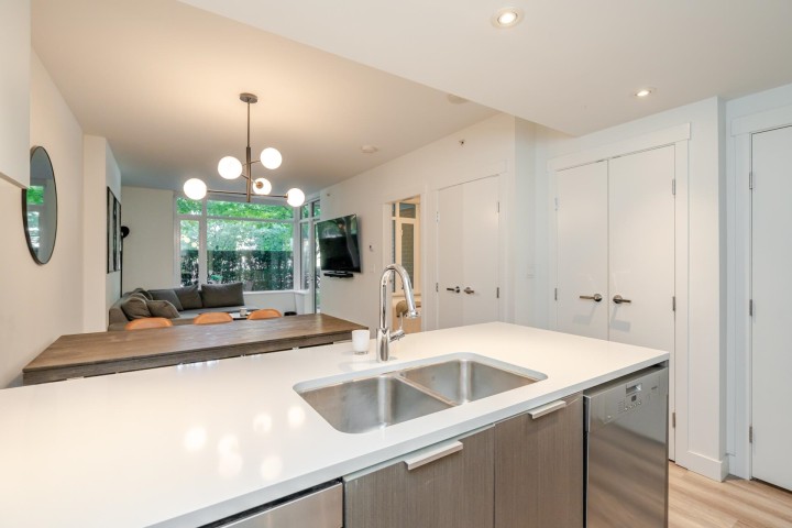 Photo 16 at 107 - 110 Switchmen Street, Mount Pleasant VE, Vancouver East