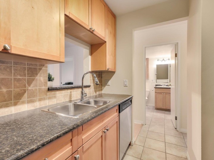 Photo 12 at 117 - 555 W 14th Avenue, Fairview VW, Vancouver West