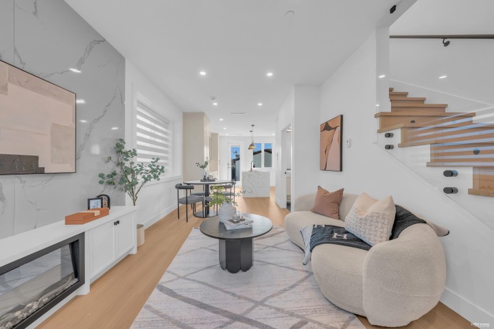 Photo 4 at 4328 Rupert Street, Renfrew Heights, Vancouver East