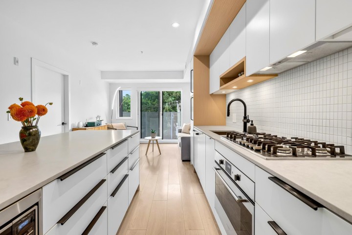 Photo 6 at 411 - 2520 Guelph Street, Mount Pleasant VE, Vancouver East
