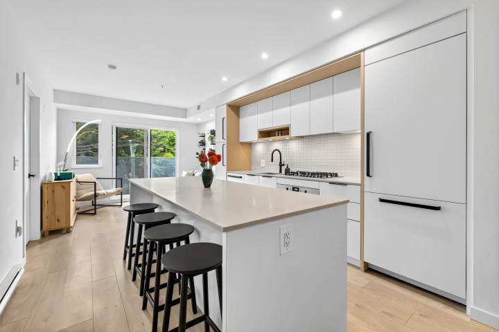 Photo 5 at 411 - 2520 Guelph Street, Mount Pleasant VE, Vancouver East