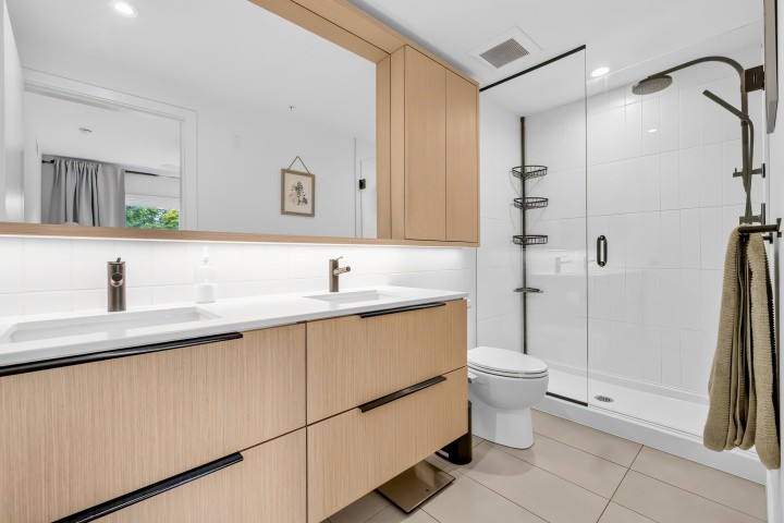 Photo 15 at 411 - 2520 Guelph Street, Mount Pleasant VE, Vancouver East