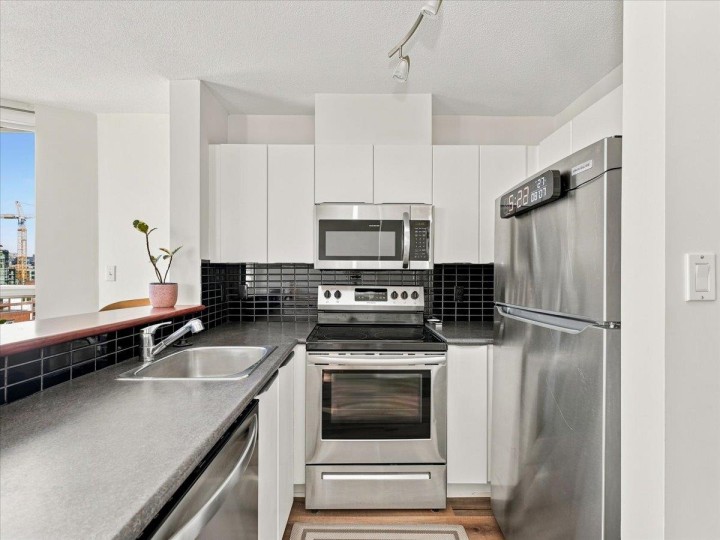 Photo 3 at 1507 - 1003 Pacific Street, West End VW, Vancouver West