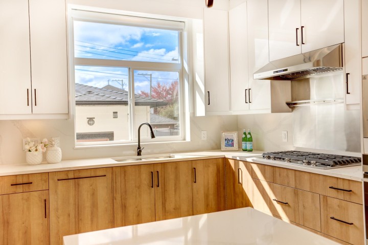 Photo 6 at 2026 E 32nd Avenue, Victoria VE, Vancouver East
