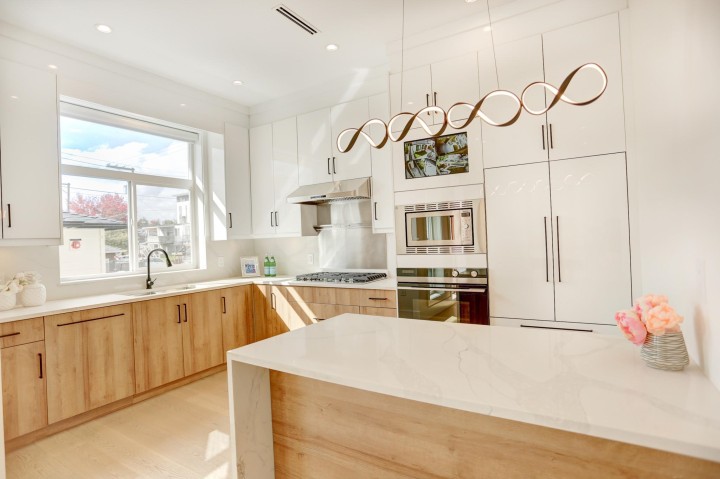 Photo 7 at 2026 E 32nd Avenue, Victoria VE, Vancouver East