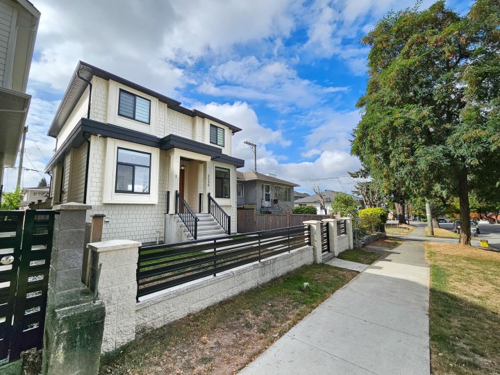 Photo 39 at 2026 E 32nd Avenue, Victoria VE, Vancouver East