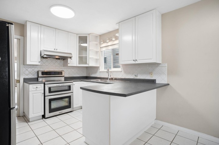 Photo 6 at 785 E 50th Avenue, South Vancouver, Vancouver East
