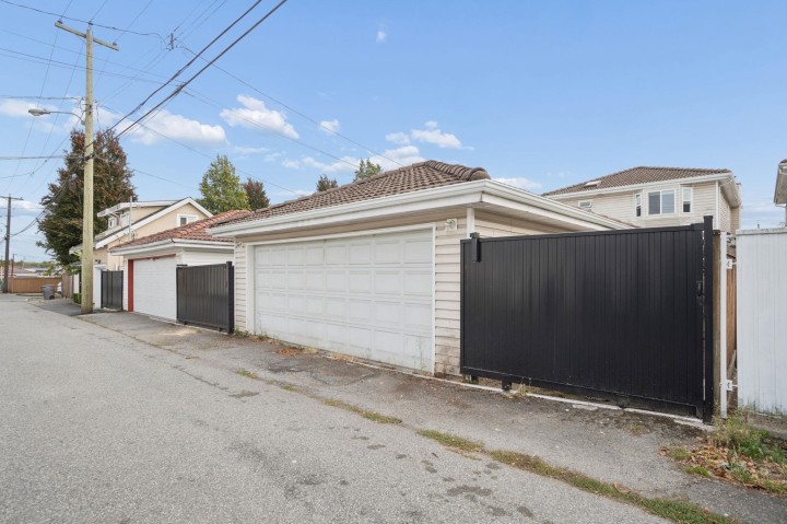 Photo 30 at 785 E 50th Avenue, South Vancouver, Vancouver East