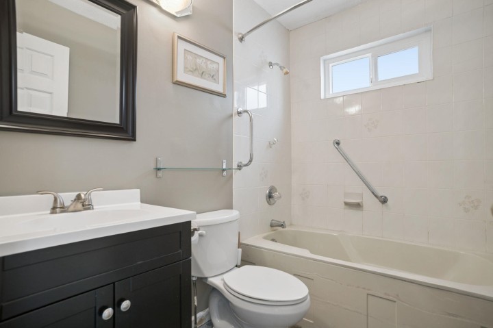 Photo 11 at 785 E 50th Avenue, South Vancouver, Vancouver East