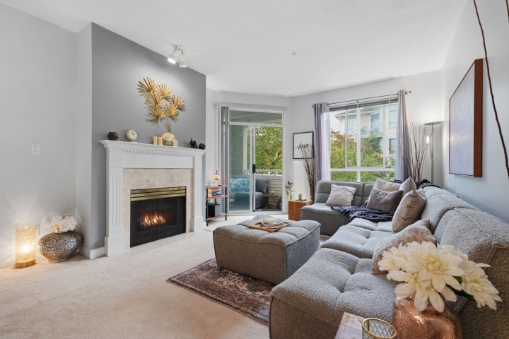 Photo 4 at 333 - 383 E 37th Avenue, Main, Vancouver East