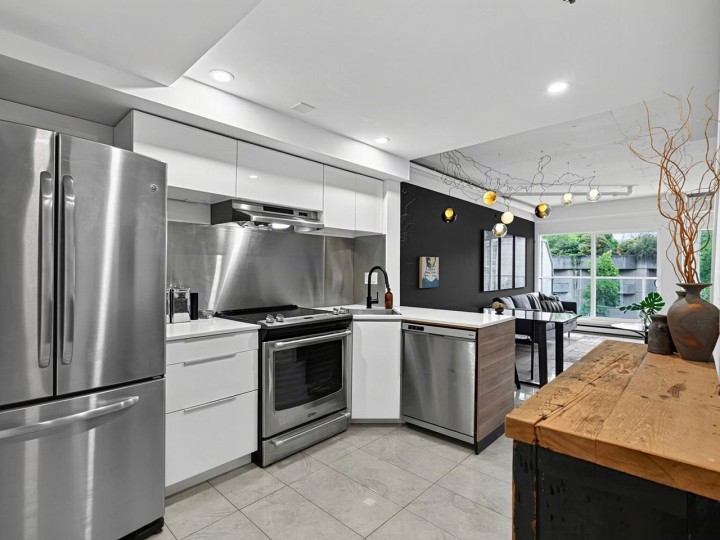 Photo 9 at 7 - 1355 W 4th Avenue, False Creek, Vancouver West