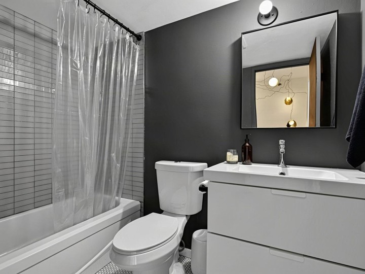 Photo 14 at 7 - 1355 W 4th Avenue, False Creek, Vancouver West