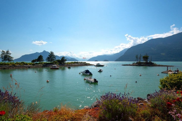 Photo 9 at 52 Beach Drive, Furry Creek, West Vancouver