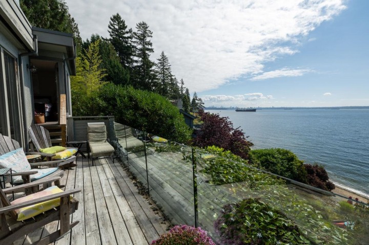 Photo 16 at 4052 Marine Drive, Sandy Cove, West Vancouver
