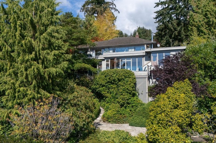 Photo 12 at 4052 Marine Drive, Sandy Cove, West Vancouver