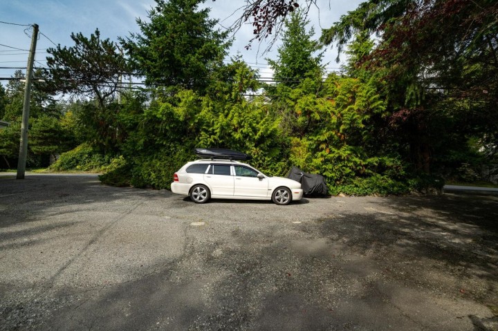 Photo 9 at 4052 Marine Drive, Sandy Cove, West Vancouver