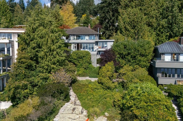 Photo 11 at 4052 Marine Drive, Sandy Cove, West Vancouver