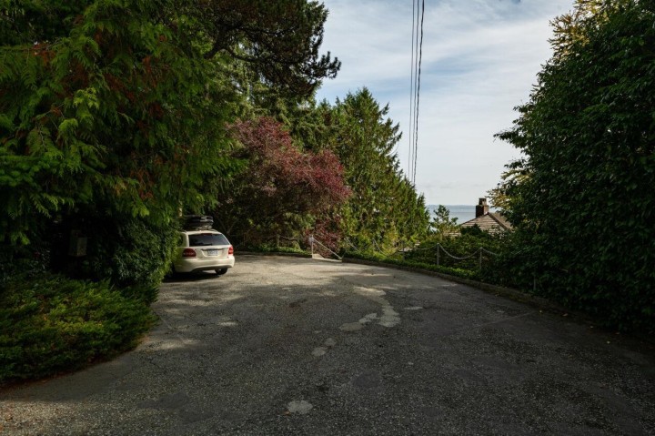 Photo 8 at 4052 Marine Drive, Sandy Cove, West Vancouver