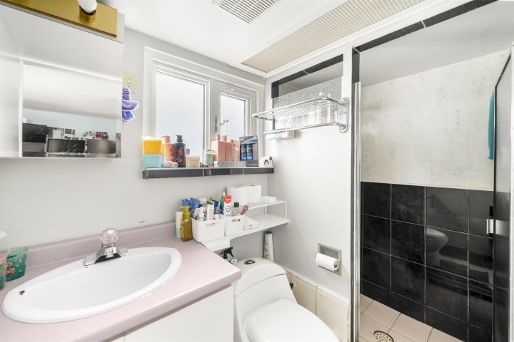 Photo 13 at 6777 Kerr Street, Killarney VE, Vancouver East
