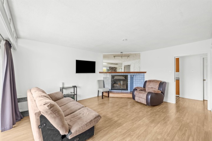 Photo 5 at 6777 Kerr Street, Killarney VE, Vancouver East