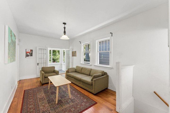 Photo 2 at 614 E 19th Avenue, Fraser VE, Vancouver East