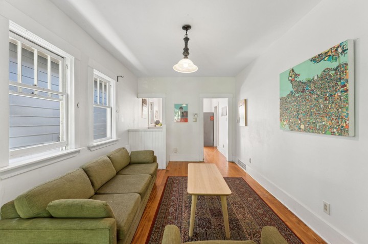 Photo 3 at 614 E 19th Avenue, Fraser VE, Vancouver East