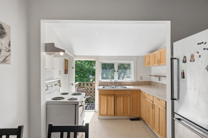 Photo 9 at 614 E 19th Avenue, Fraser VE, Vancouver East