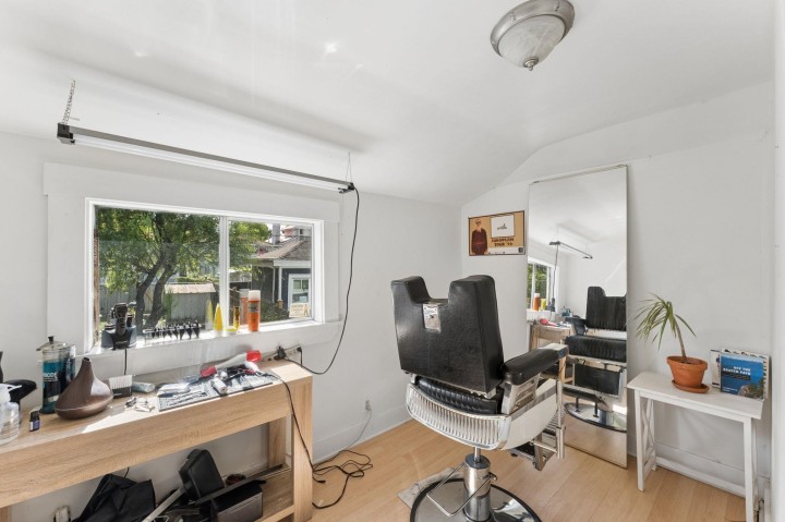 Photo 14 at 614 E 19th Avenue, Fraser VE, Vancouver East