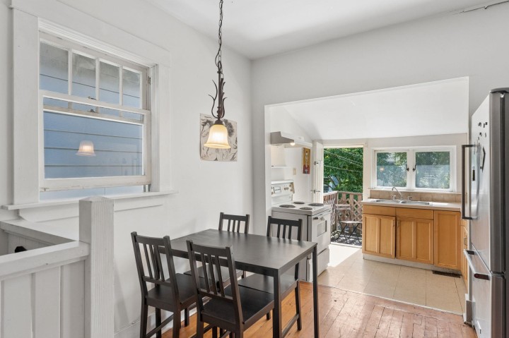 Photo 8 at 614 E 19th Avenue, Fraser VE, Vancouver East