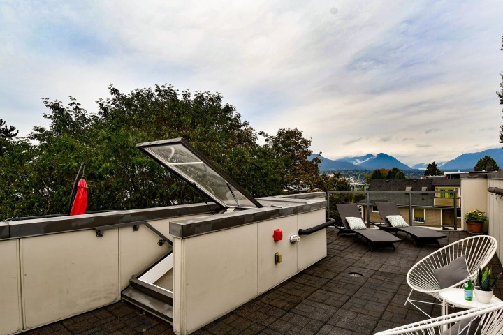 Photo 4 at 2118 Eton Street, Hastings, Vancouver East