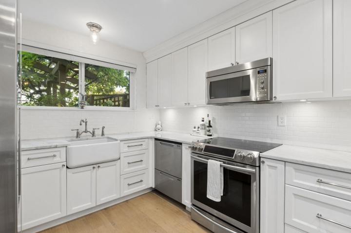 Photo 4 at 104 - 2211 West 2nd Avenue, Kitsilano, Vancouver West