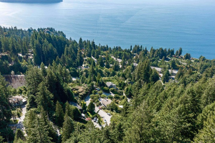 Photo 13 at 475 Bayview Road, Lions Bay, West Vancouver