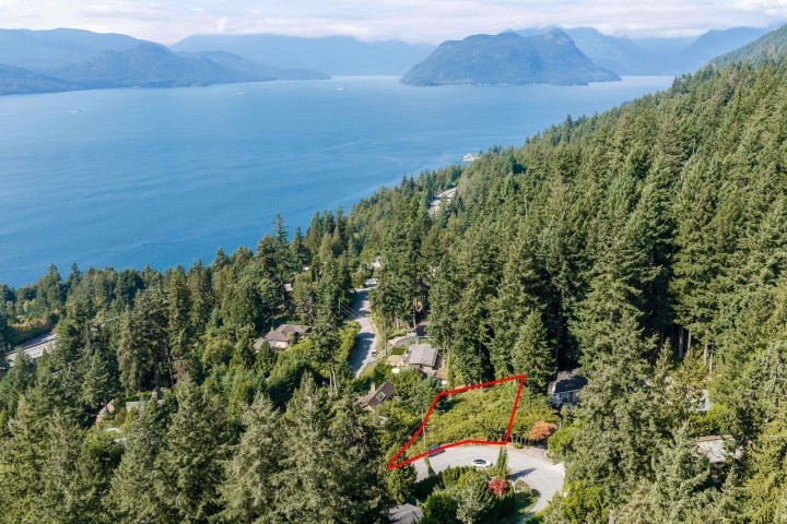 Photo 10 at 475 Bayview Road, Lions Bay, West Vancouver