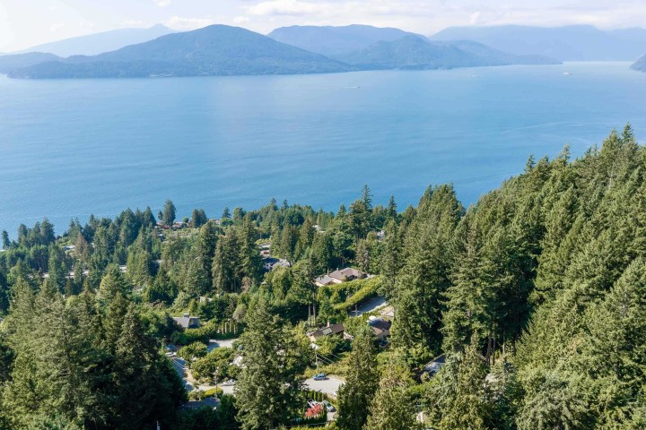Photo 8 at 475 Bayview Road, Lions Bay, West Vancouver